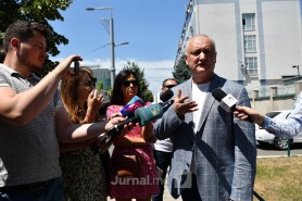 Dodon s-a înervat după ce a fost huiduit la CNA: Băi debilule, liniștește-te. O să răspundeți pentru lacrimele mamei